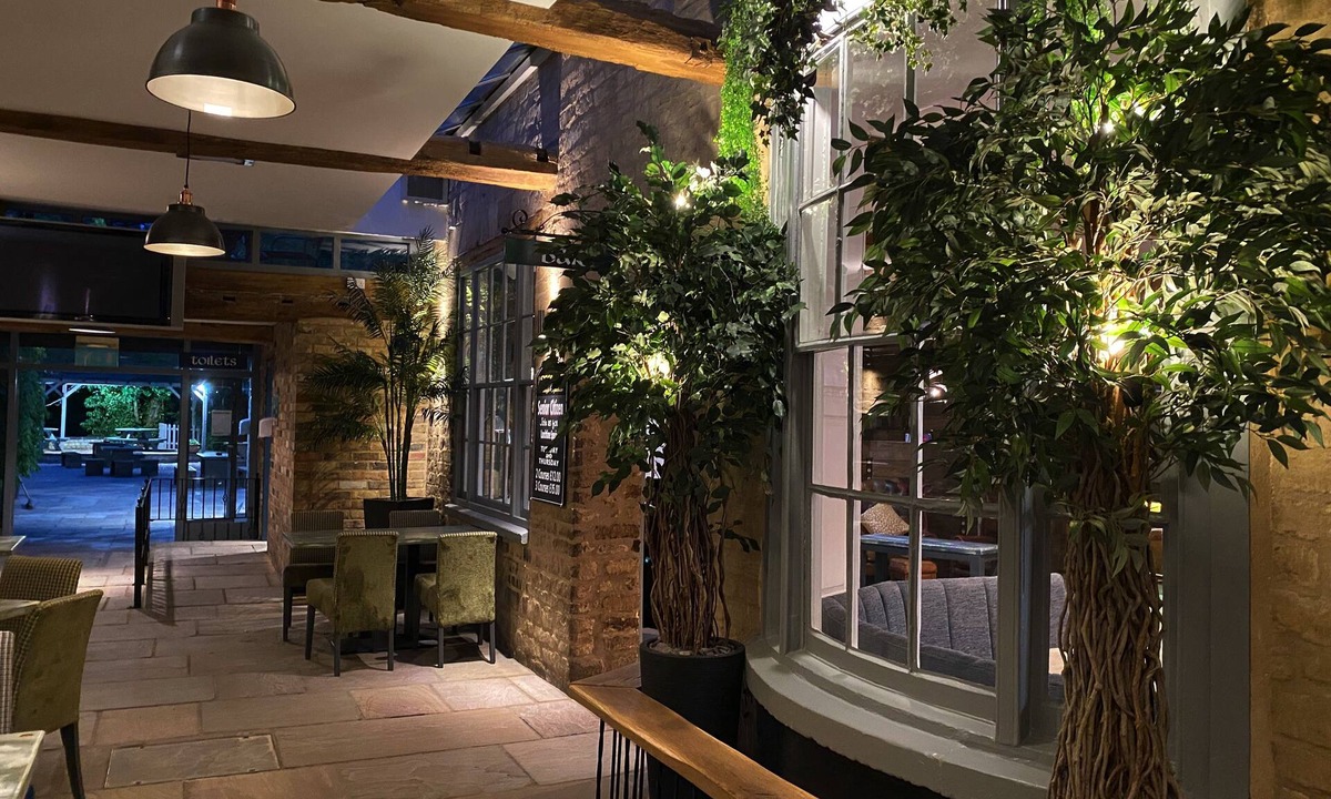 Market Deeping Hotel | The Deeping Stage