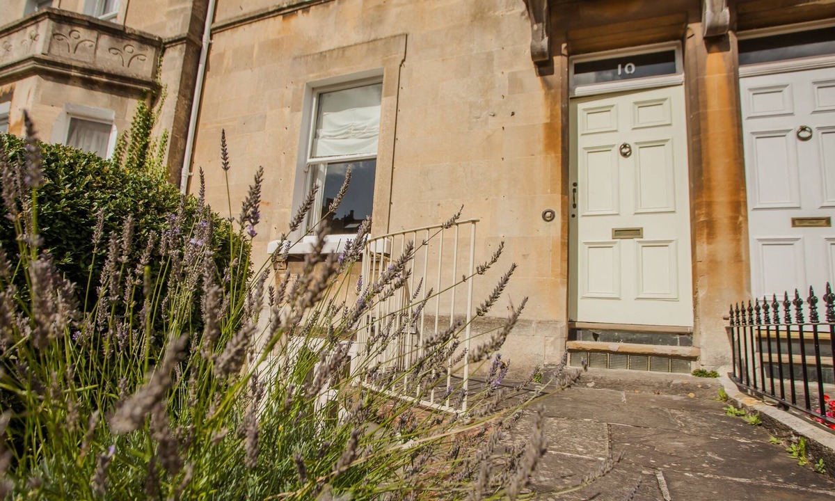 Bath Apartment | The Design Studio