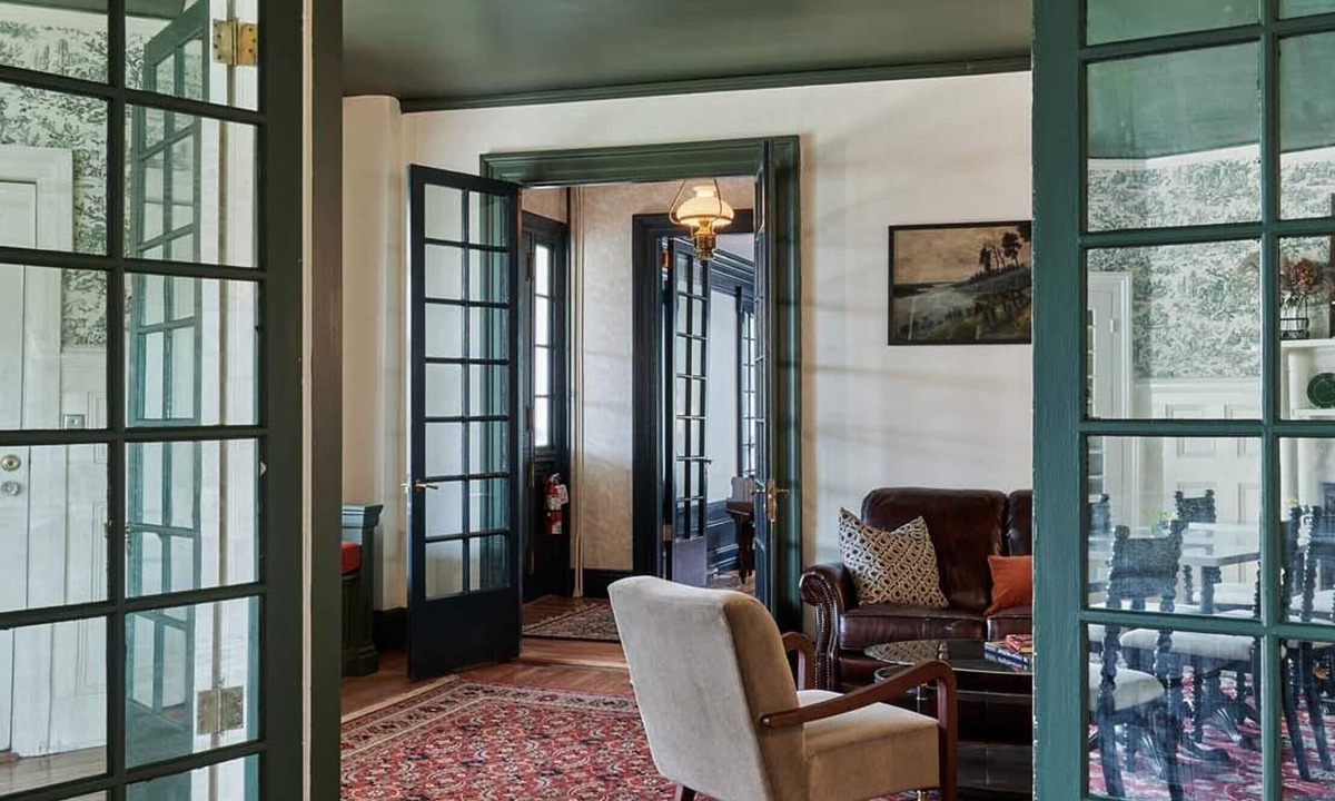 Lenox House | The Dewey