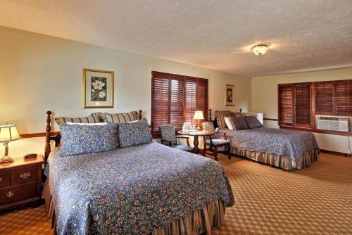 Dillard Hotel | The Dillard House