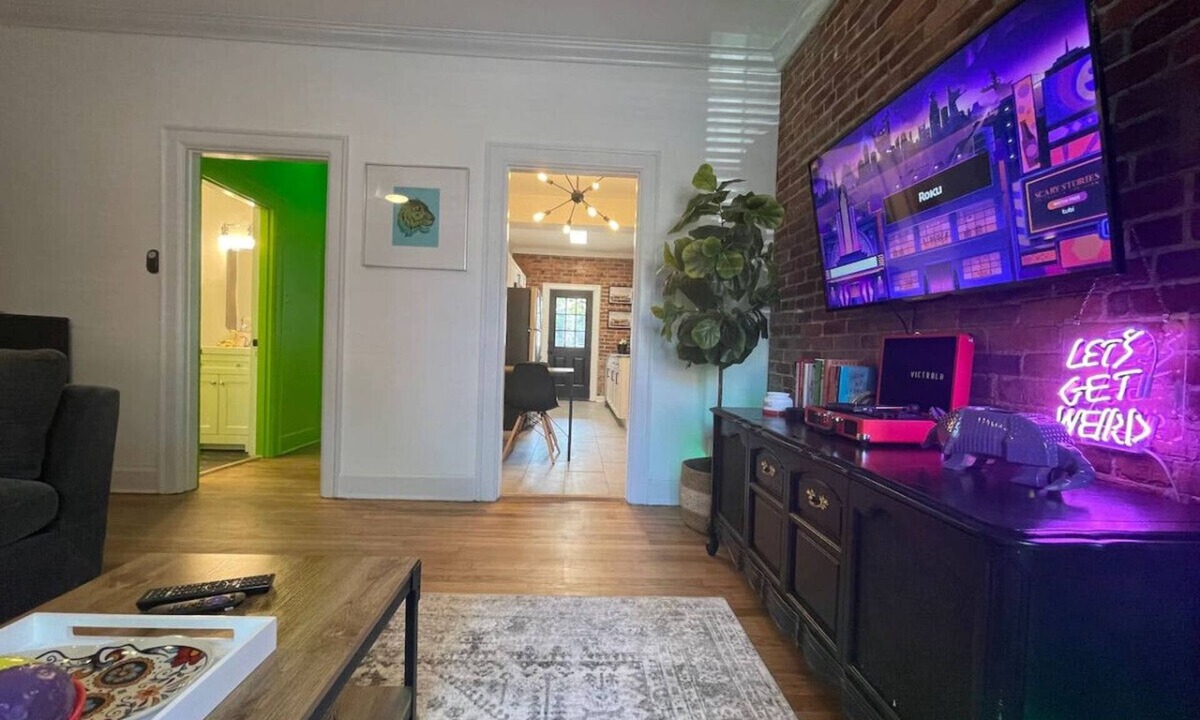 Paducah Condo | The Dim Light Lower Town with Outdoor Theater!