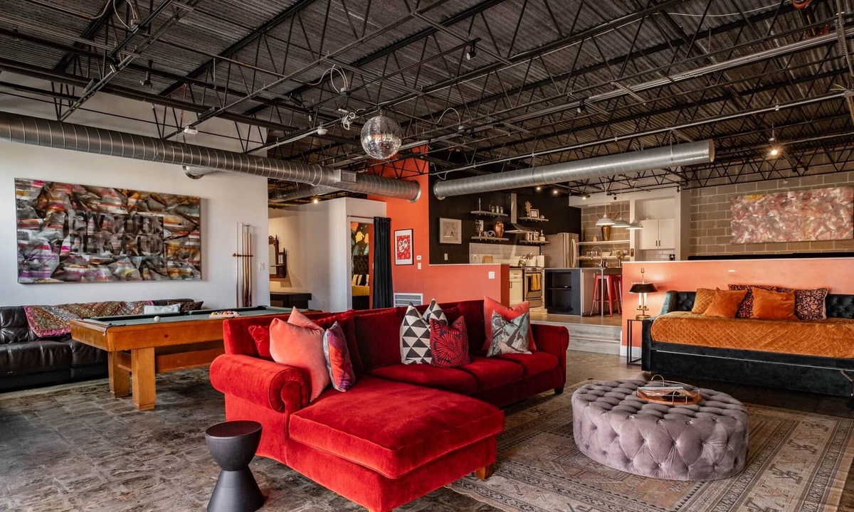 East Downtown Houston Apartment | The Disco Suite