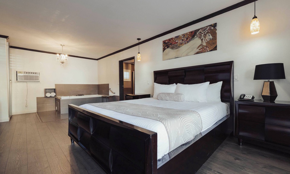 Little Armenia Hotel | The Dixie Hollywood