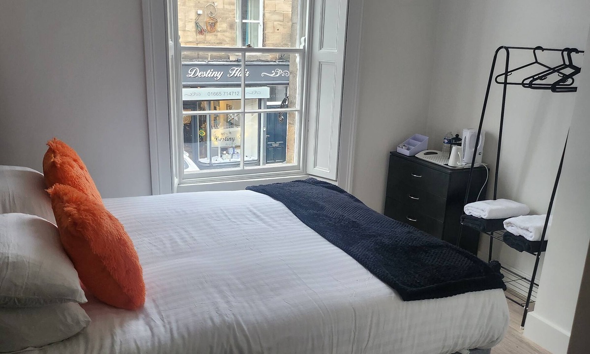 Amble Bed & Breakfast | The Dock Hotel