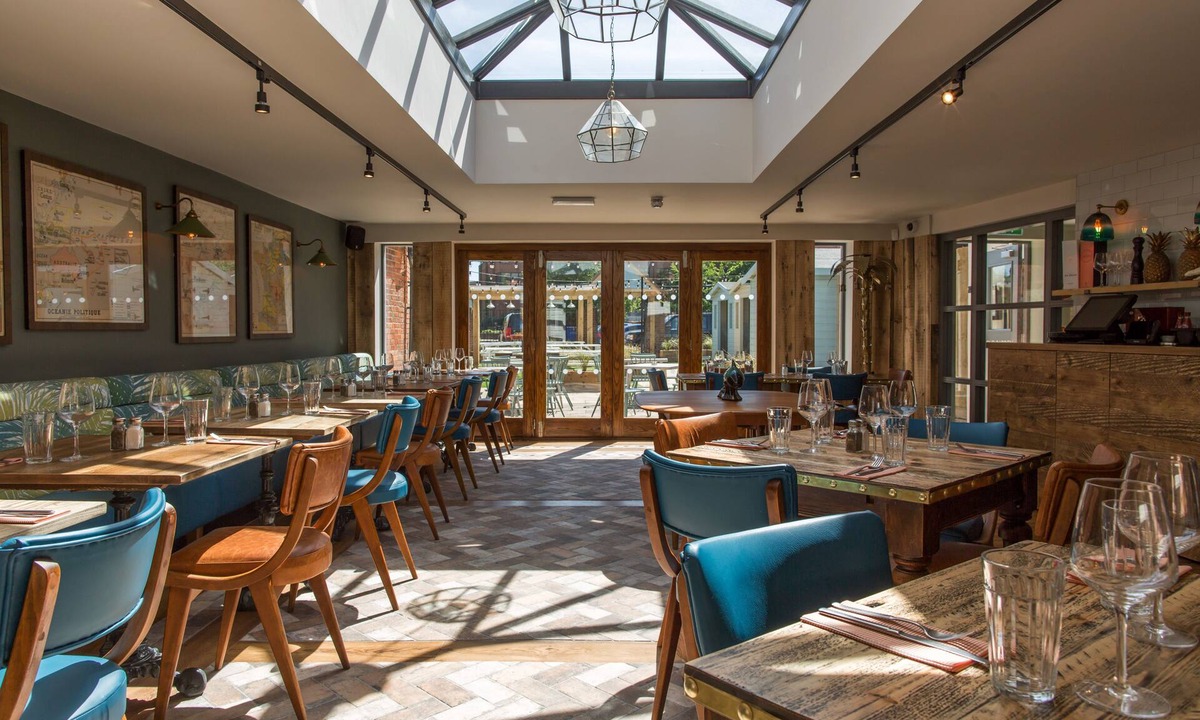 Newbury Hotel | The Dolphin