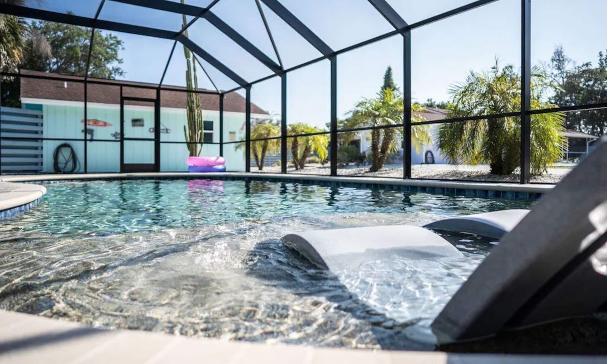 Laurel House | The Dolphin