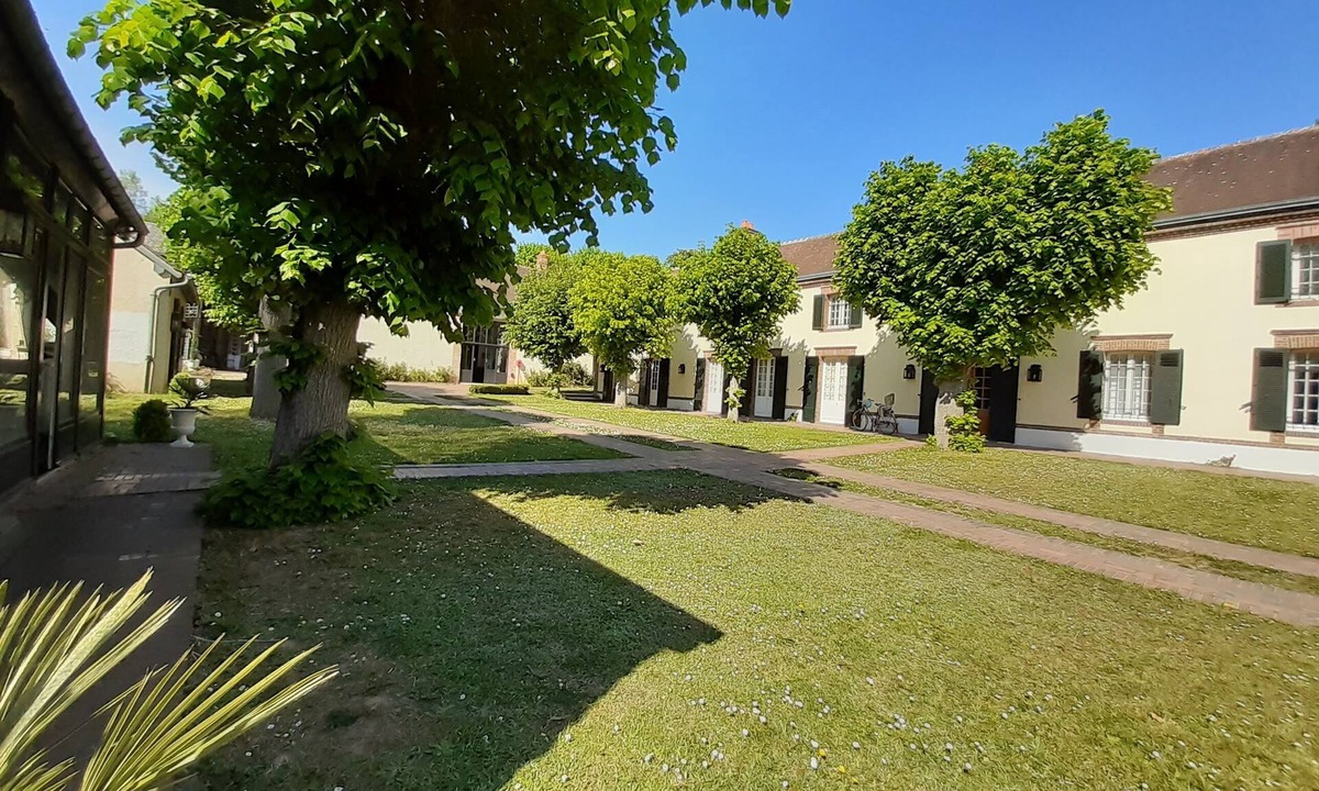 Mezieres-en-Drouais House | The domain of the lake