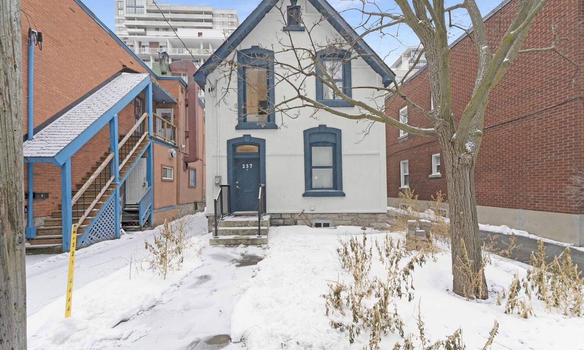 Centretown Bed & Breakfast | The Don Club