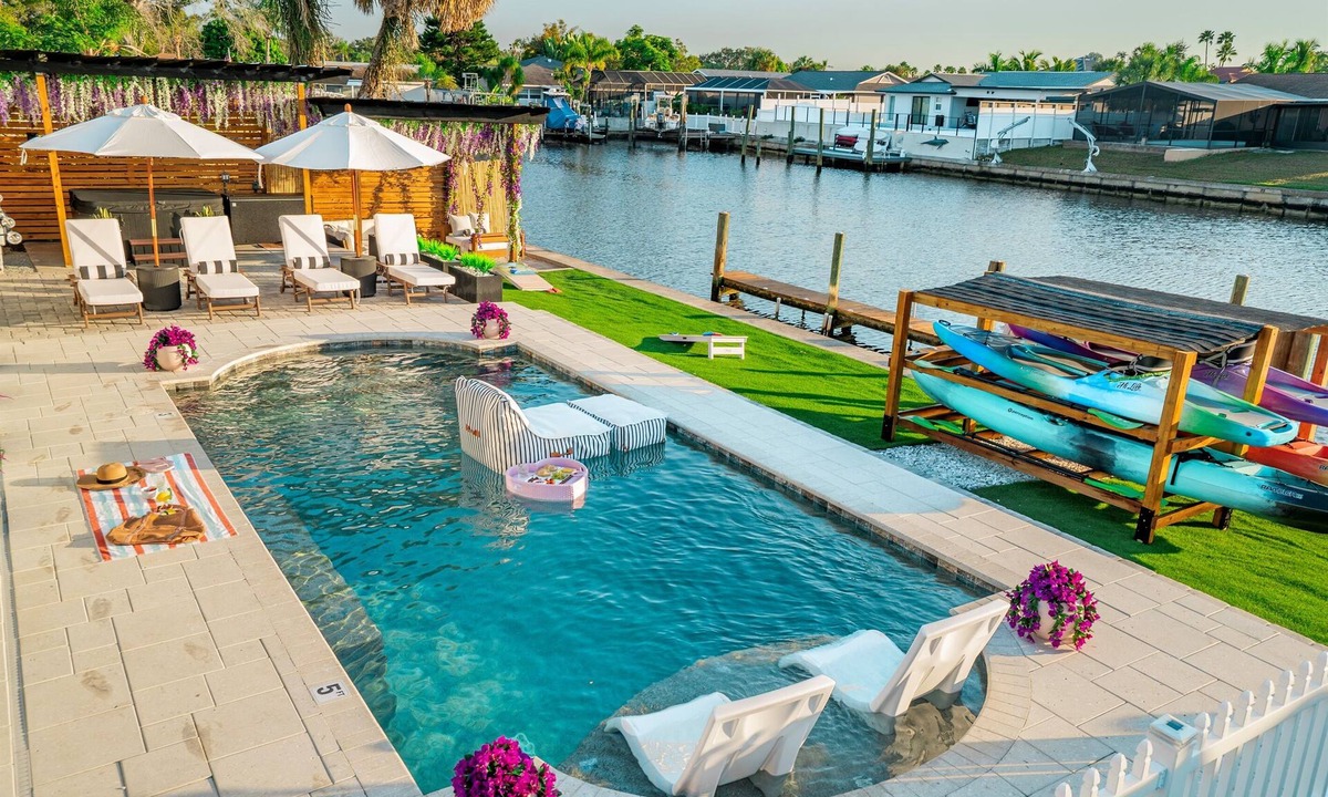 Tampa Shores House | The Don | Fully Loaded Waterfront Wellness