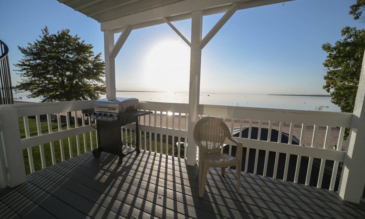 Sylvan Beach Condo | The Double Decker | Historic Oneida Lakefront Condo 2