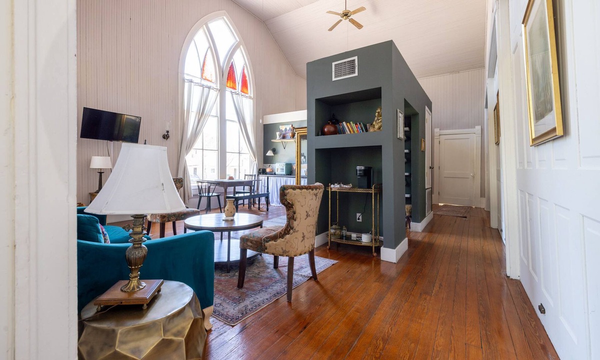 Heritage House | The Downtown Abbey