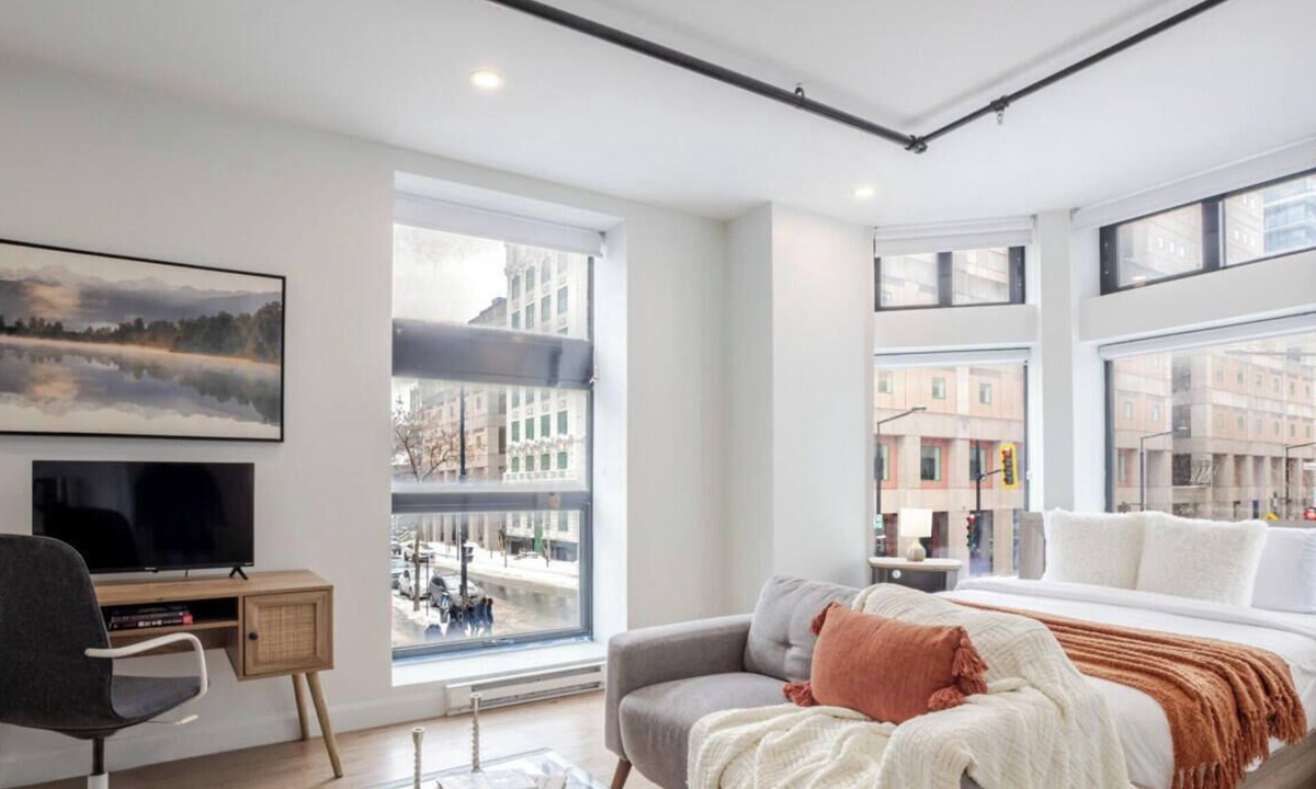 Downtown Montreal Apartment | The Downtown Prestige Suite