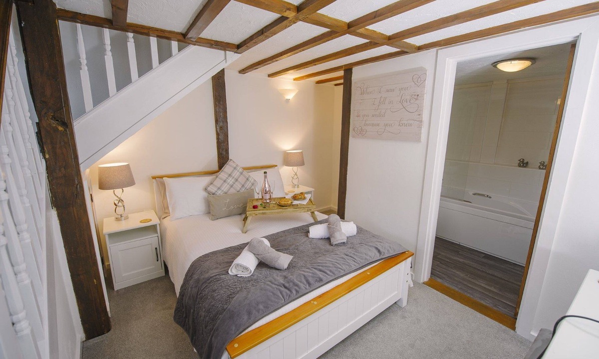 Kingswear Cottage | The Dray - countryside cottage sleeping 2-4