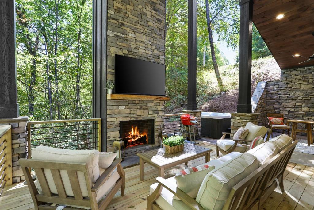 Foxfire Estates House | The Dream Catcher Home