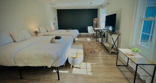 North Charleston House | The Drift