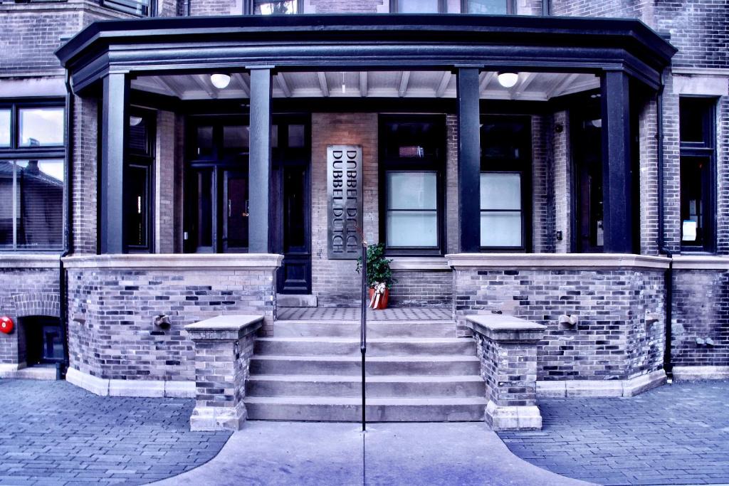 East Town Hotel | The Dubbel Dutch