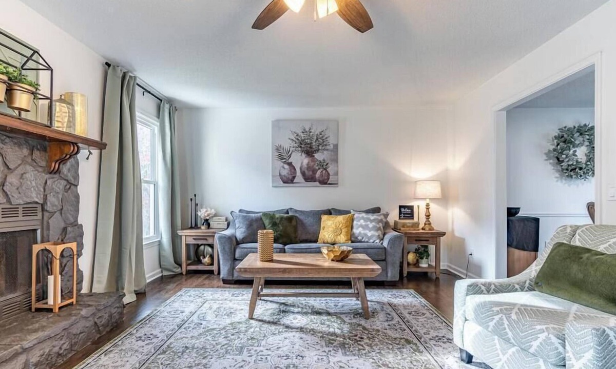 Woodstock House | The Dugout 3BR - Backyard & Game Room!