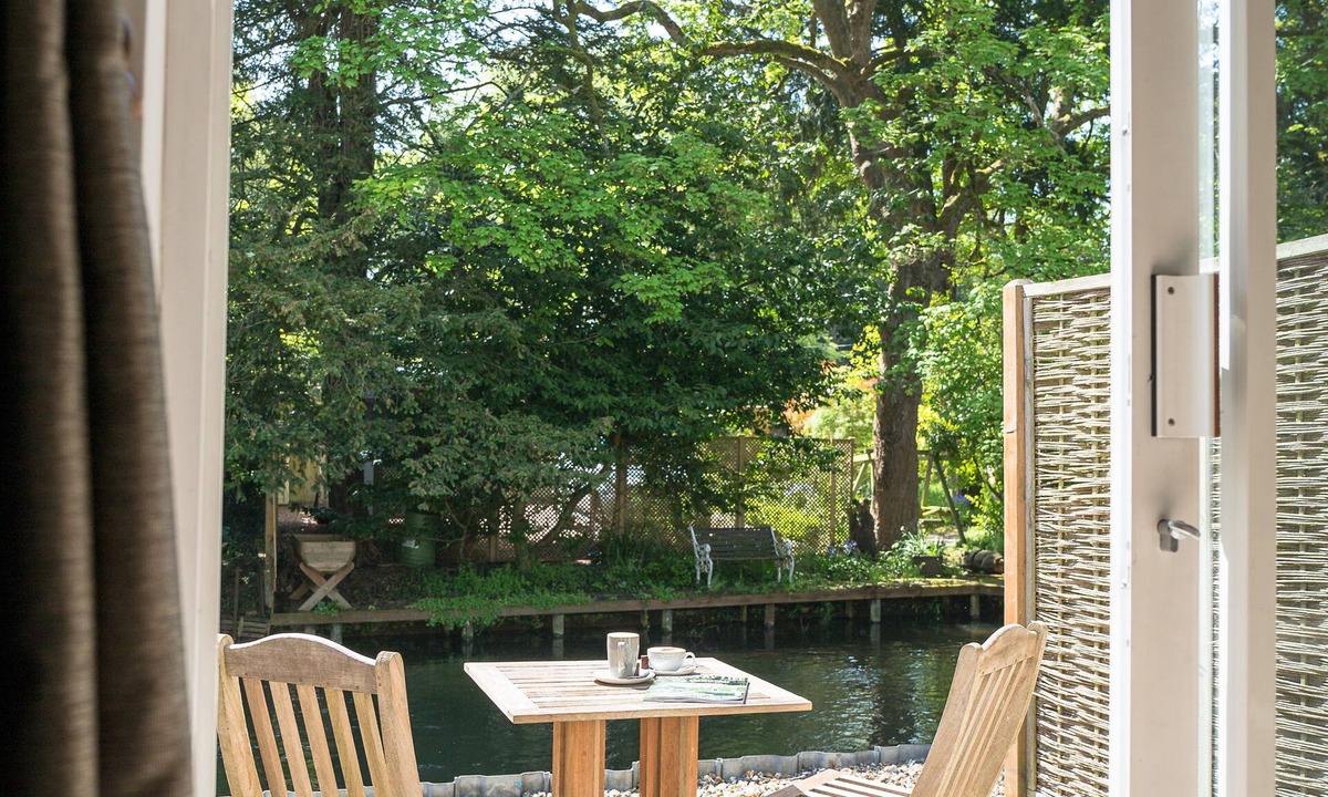 Kintbury Hotel | The Dundas Arms