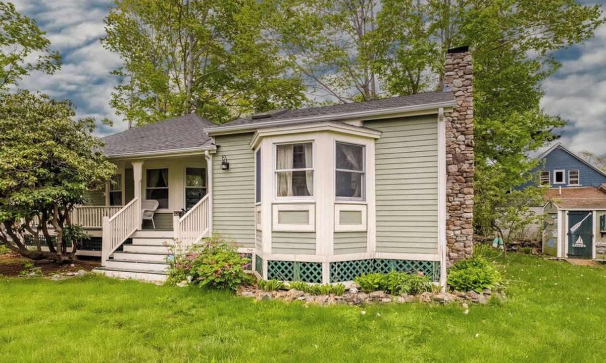 Peaks Island House | The Dwelling Place Su