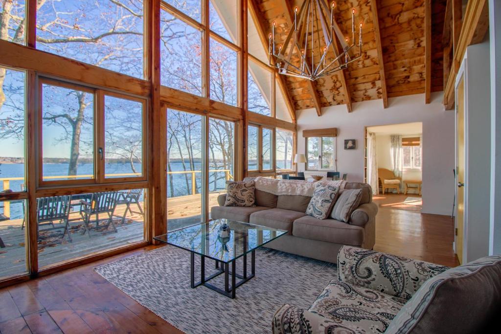 Waldoboro House | The Eagle's Nest