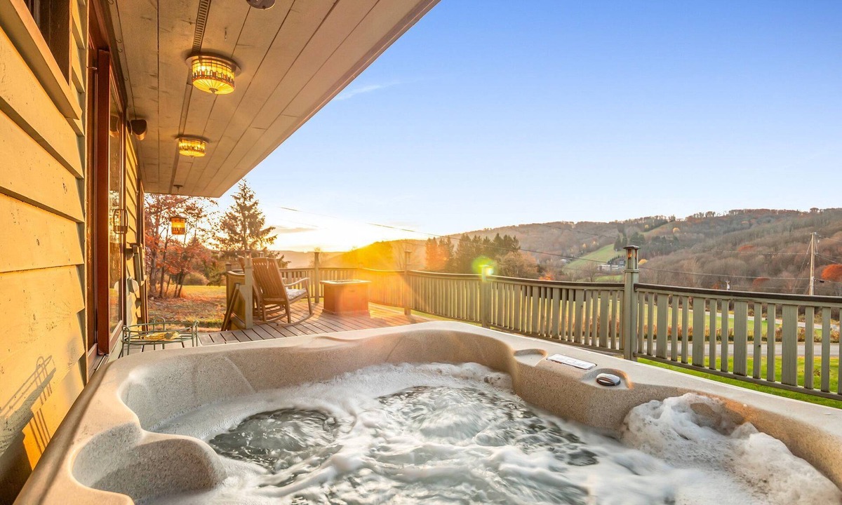 Ellicottville Villa | The Eagles Nest, Couples Escape - Hot Tub & Views