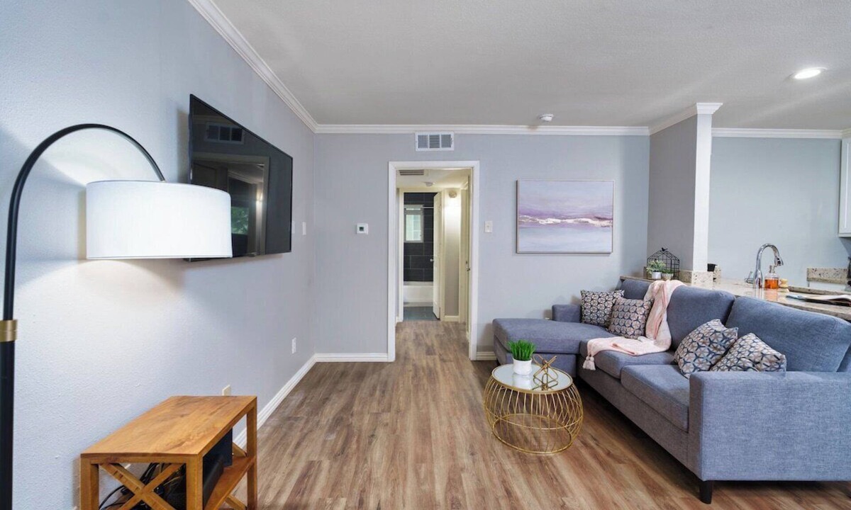 Knox - Henderson Condo | The East Dallas Retreat