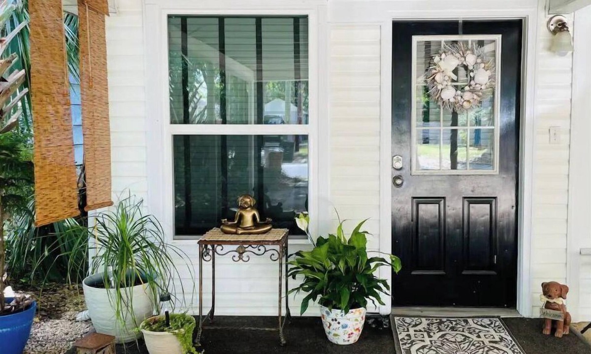 Southeast Pensacola House | The East Hill Retreat Fifteen minutes to Pensacola Beach