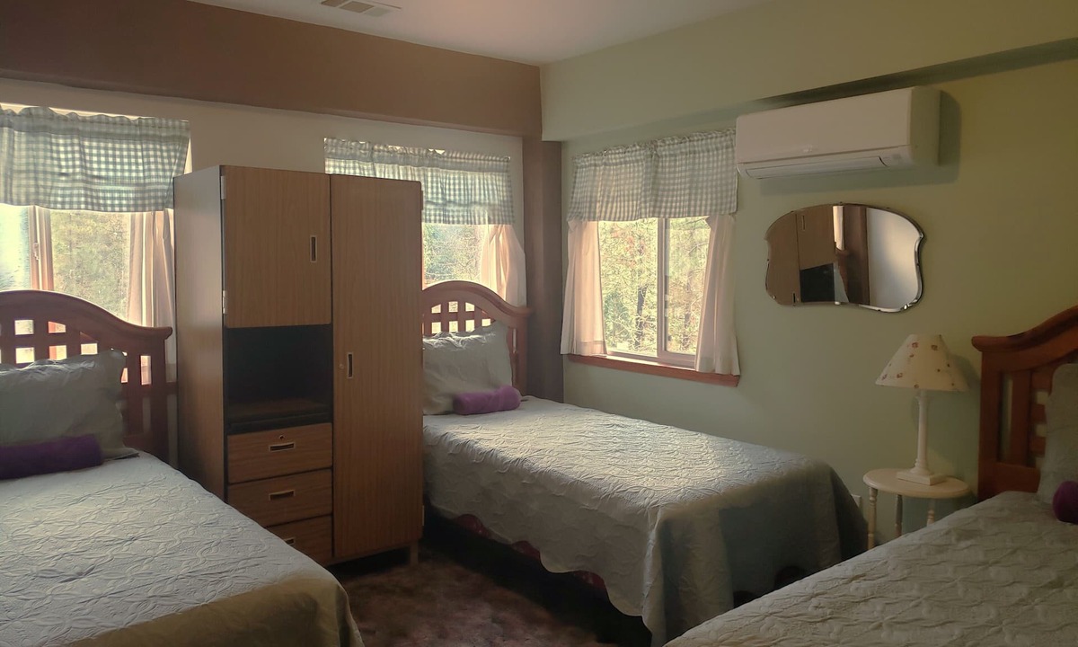 Wolf Creek Other | The East Wing