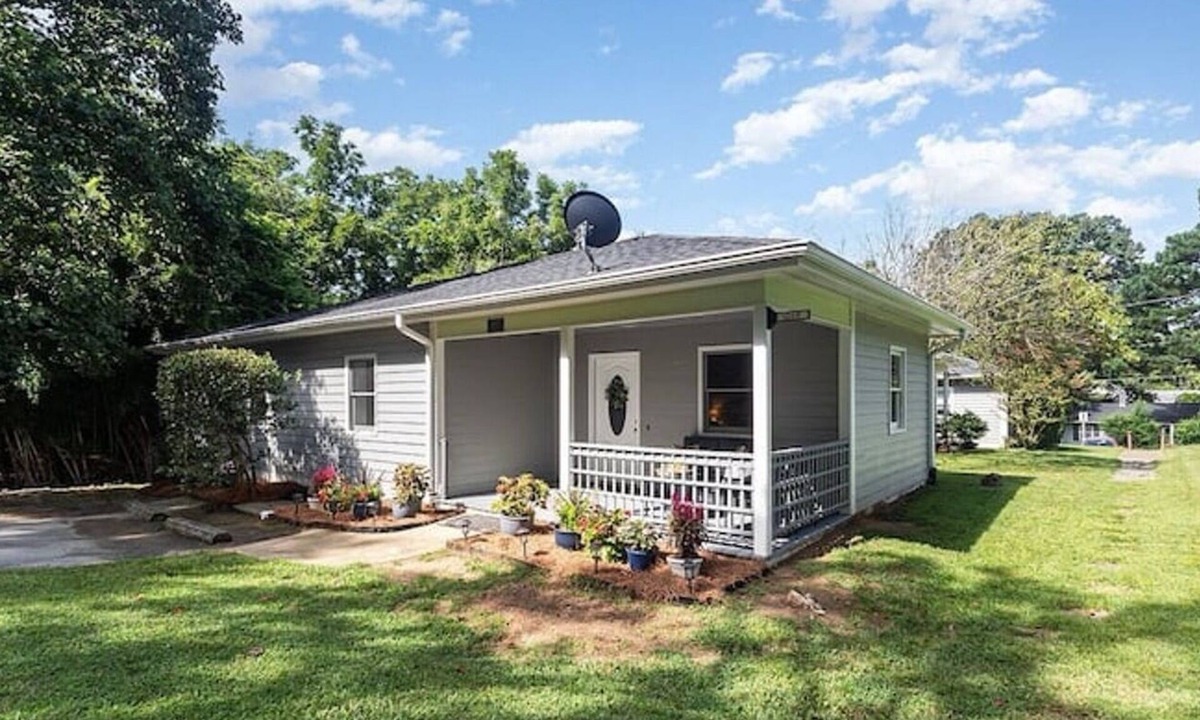 Carrboro House | The Easy Walk in Carrboro: 3BR near UNC & Downtown