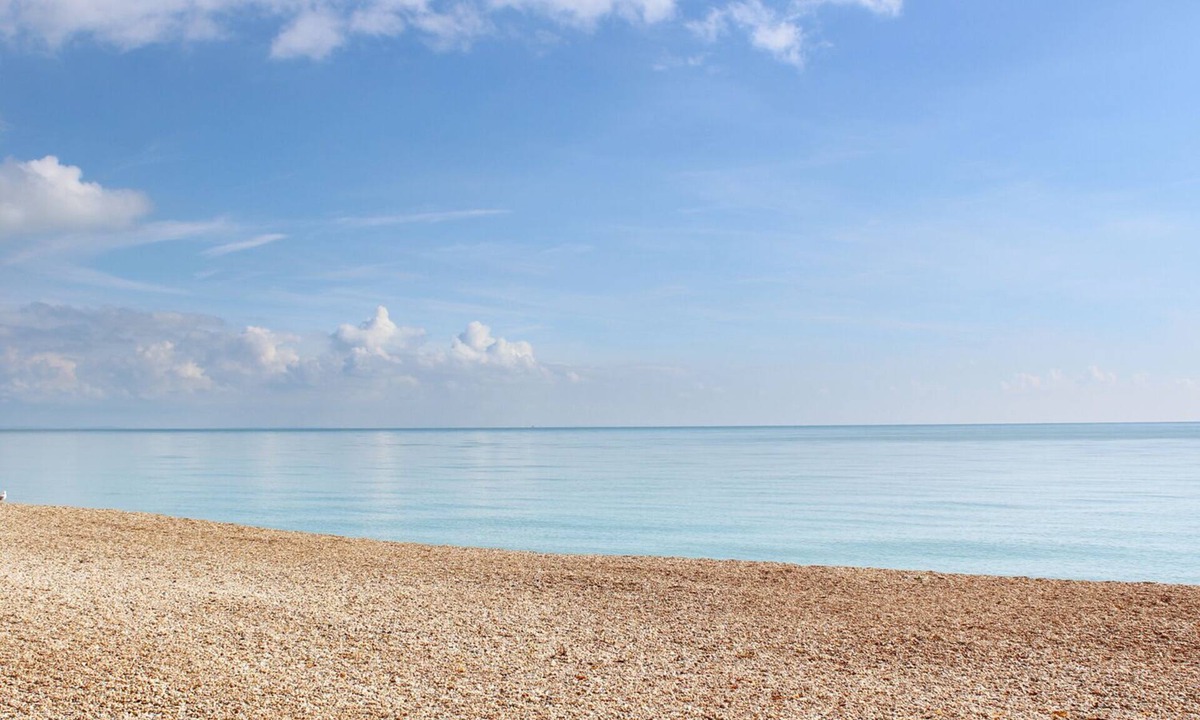 Sandgate Cottage | The Eaves