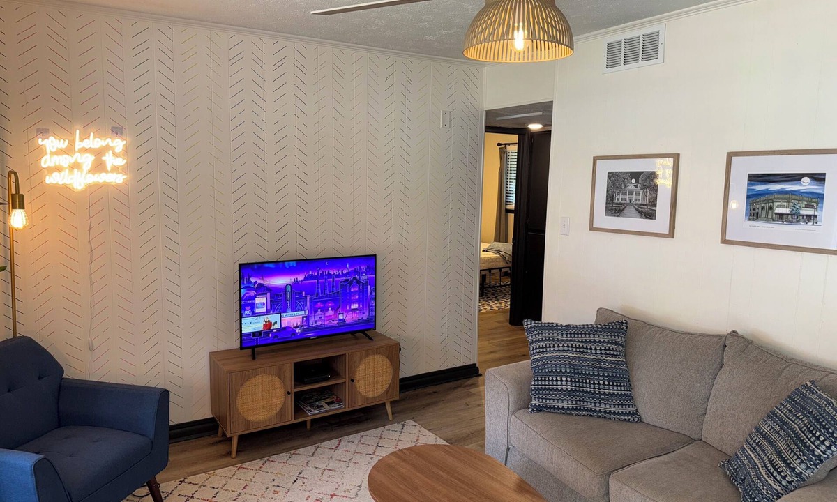 Covington House | The Eclectic 1/2 mi from the square