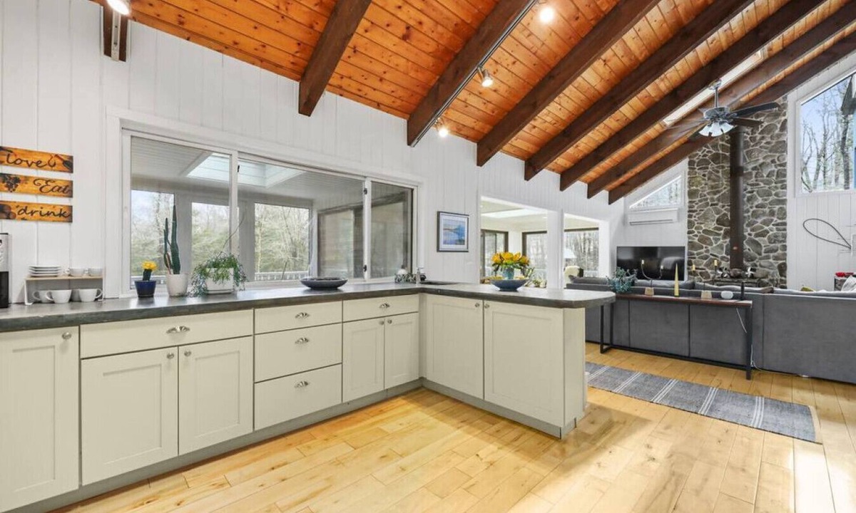 Otis House | The Eddy - Apres Ski Sanctuary