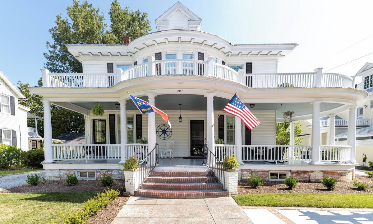 Edenton Bed & Breakfast | The Edenton Collection-Captain's Quarters Inn