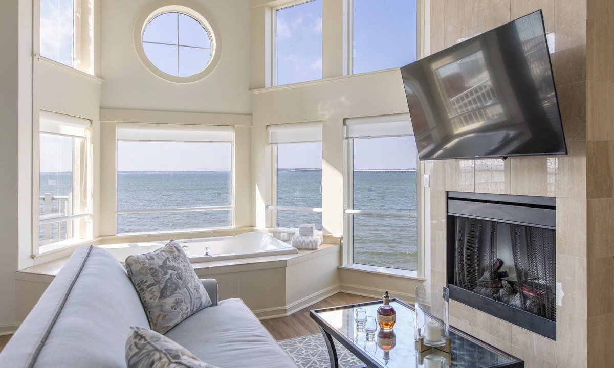 Midtown Ocean City Hotel | The Edge at Fager's Island