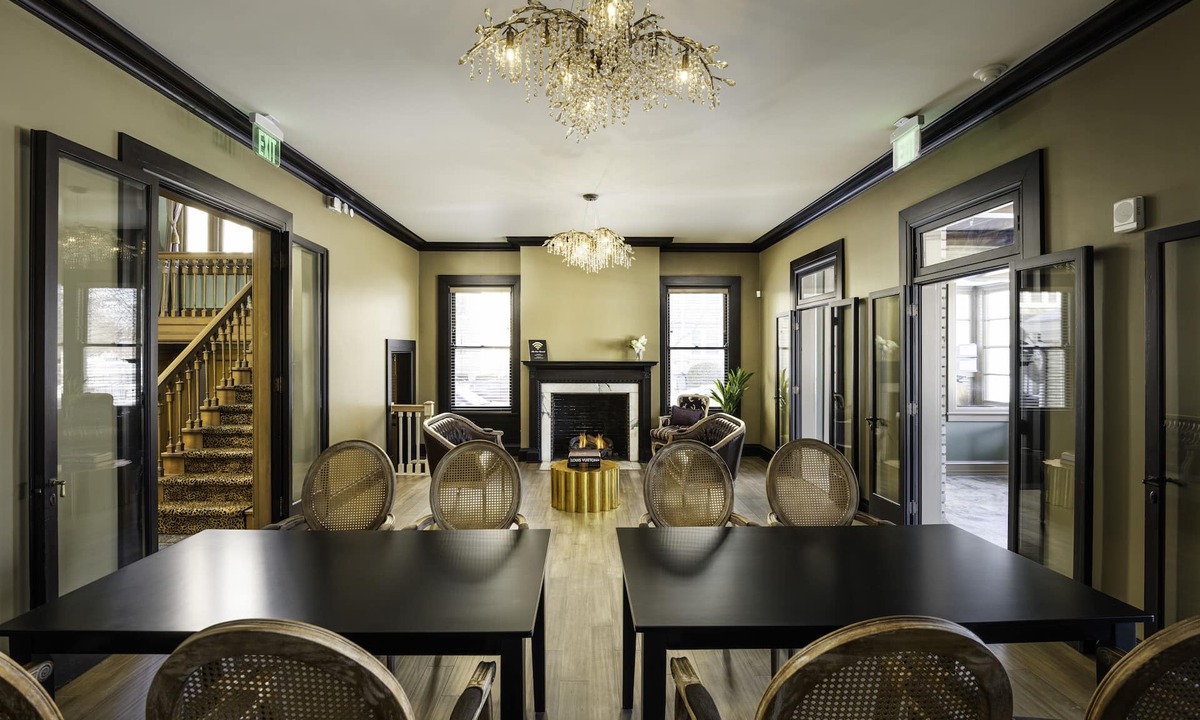 Buffalo Hotel | The Edward Hotel