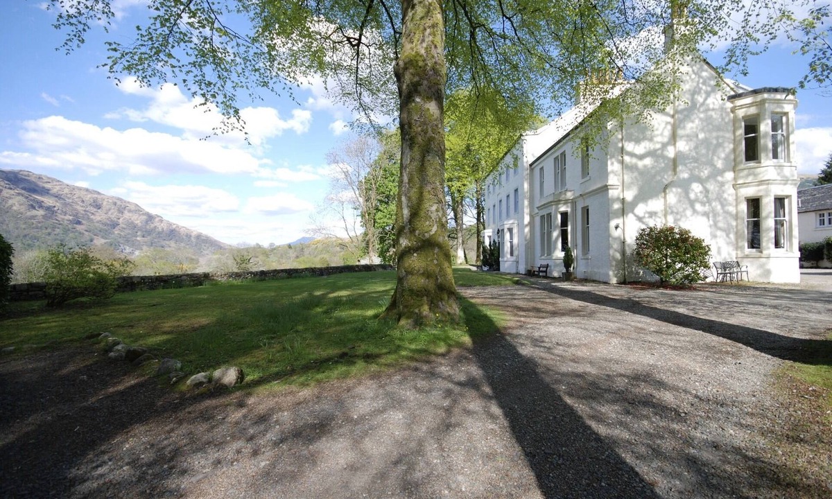 Taynuilt House | The Edwardian Wing, 18th Century Oak with Wing inserts