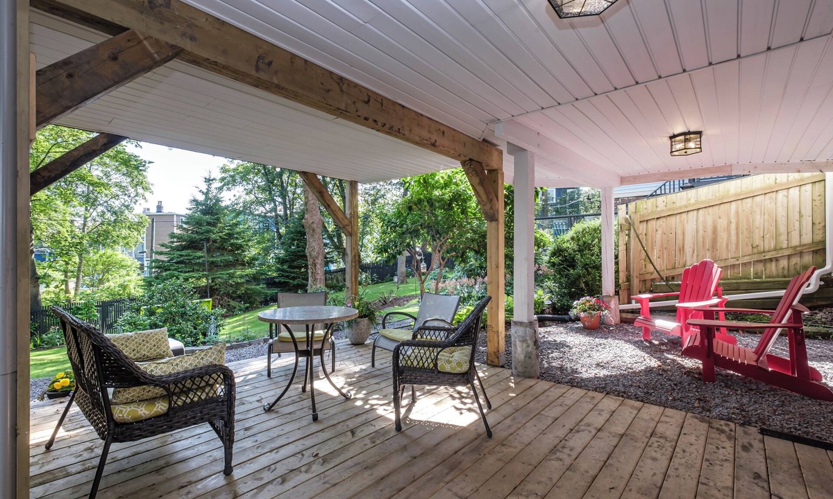 Downtown St. John's House | The Elizabeth Manor Guesthouse