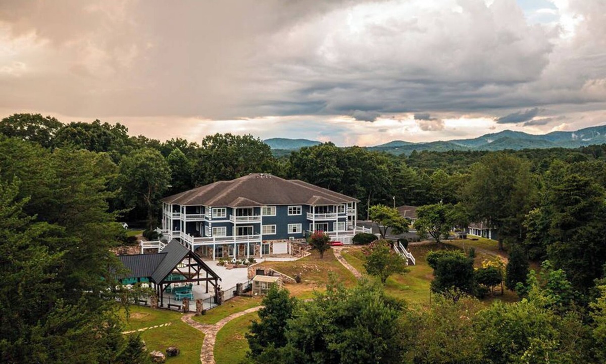 Ellijay Hotel | The Ellijay Resort