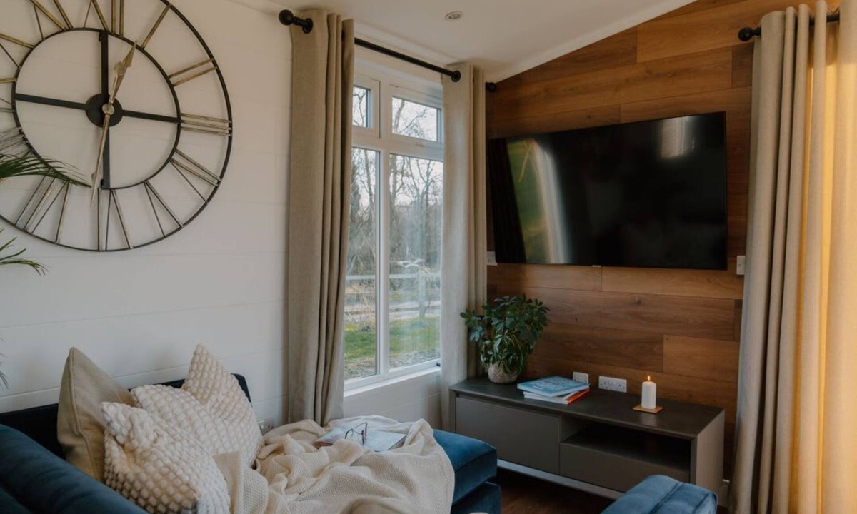 Fotheringhay Cabin | The Elton, Rockingham Forest