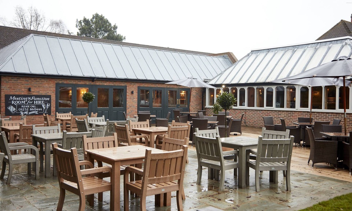 Camberley Hotel | The Ely Hotel by Chef and Brewer Collection