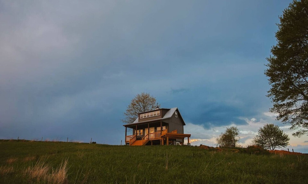 Leetonia Cabin | The Ember Cabin | Cabin· Farm · Ohio