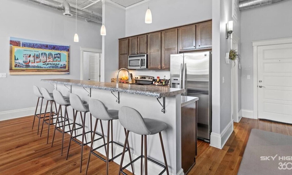 Siloam Springs Apartment | The Ember Suite is perfect for that family weekend getaway or an extended stay!