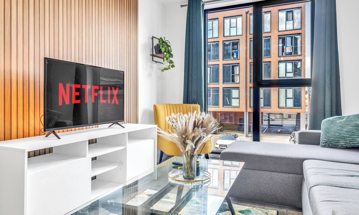 Bordesley Apartment | THE EMERALD ESCAPE