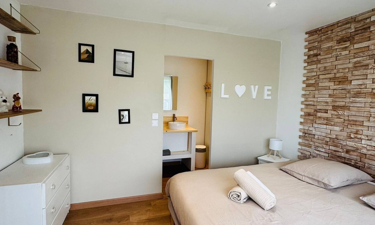 Bourg Pelousiere House | The emerald