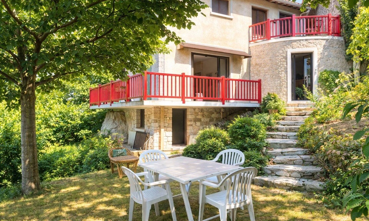 Courcay Apartment | The enchanted shores