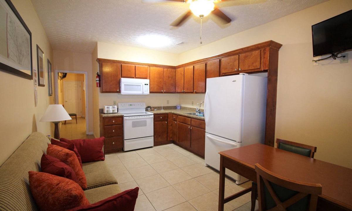 Ellenwood Apartment | The Enchanted Studio Green