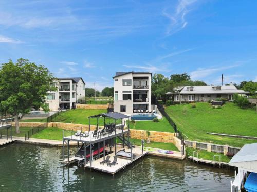 Burnet House | The Escape at 212 with Concierge Services