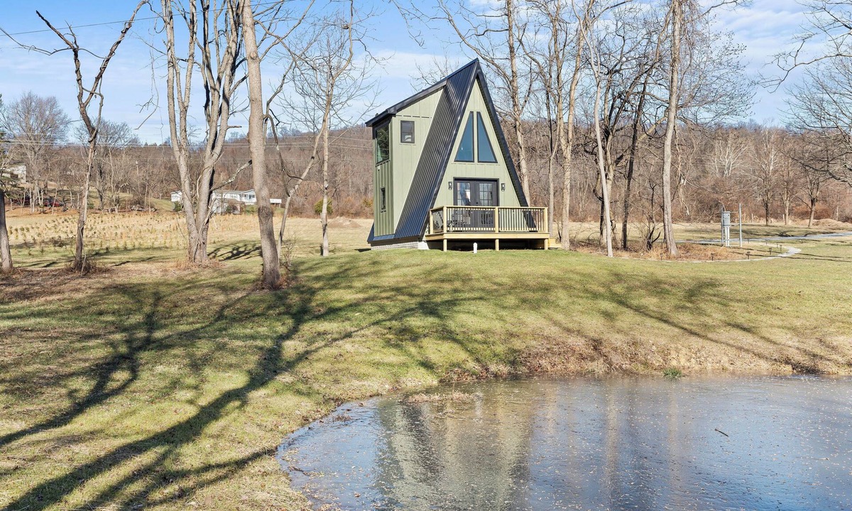 Brownsville Cabin | The Evergreen A-Frame - Walking access to the AT