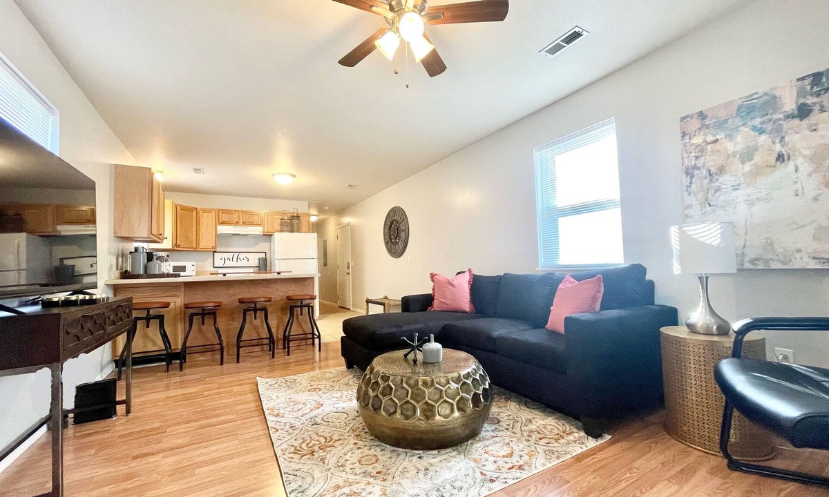 West Plains House | The Everly-916