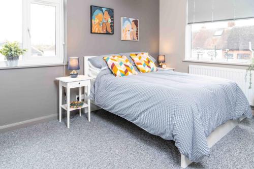 Tewkesbury Apartment | The Exchange Apartments with Permit Parking